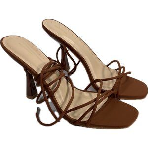 NWB Lycra Cross Over Lace Up Cake Stand Mid Heels Size: 10